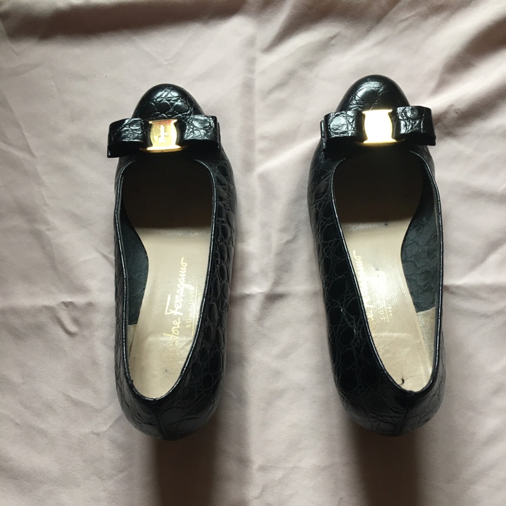 Salvatore Ferragamo Vintage Black Alligator Leather Pumps —Size 7